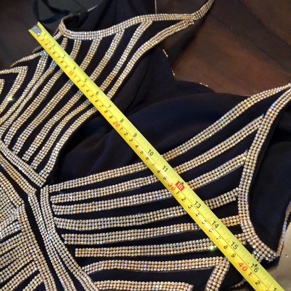 ⭐️Jovani Iridescent crystal beaded deep v back lined dress - Picture 15 of 16